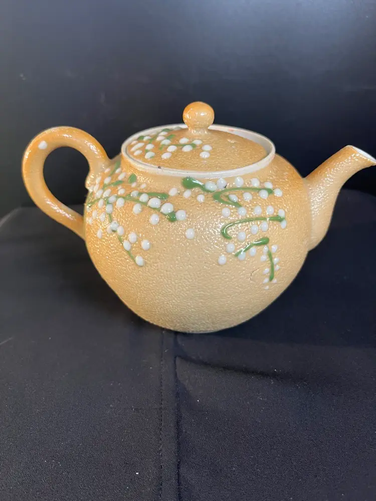 Antique-Dating Between 1868 - 1912-Japanes Moriage Meiji Sharkskin Pottery Teapot