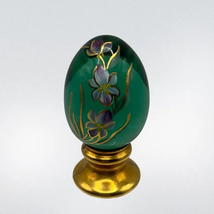 Fenton Art Glass Emerald Green Egg, 3-1/2” High