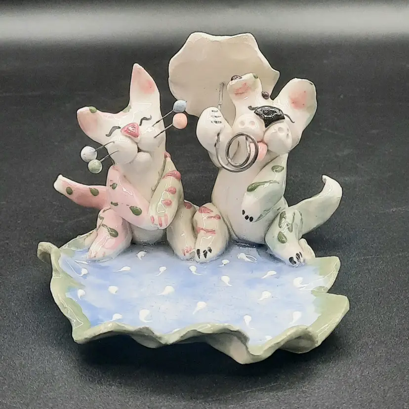 Amy Lacombe 2003 WhimsiClay Signed Dog/Cat with Umbrella Figurine Trinket Dish