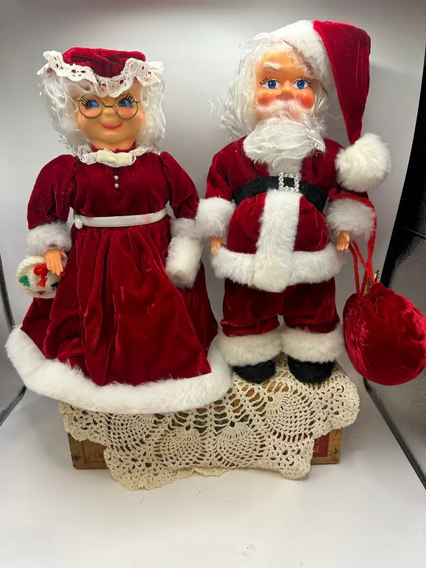 Handmade Santa & Mrs Claus 13”