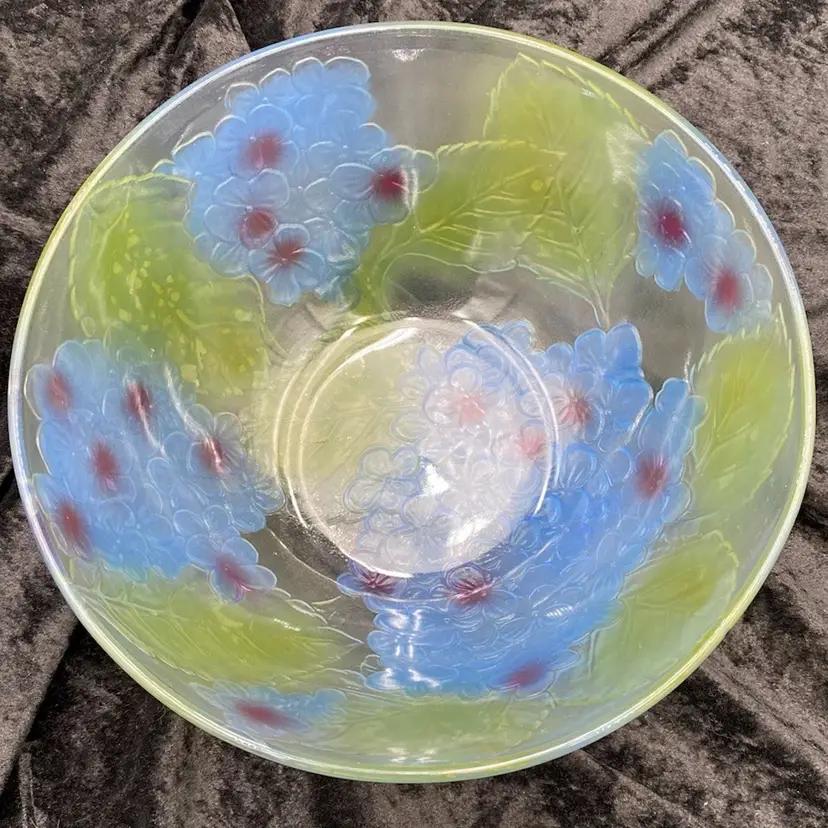 Vintage KIG Glass 3D Frosted Hydrangea 10” Textured Serving Bowl