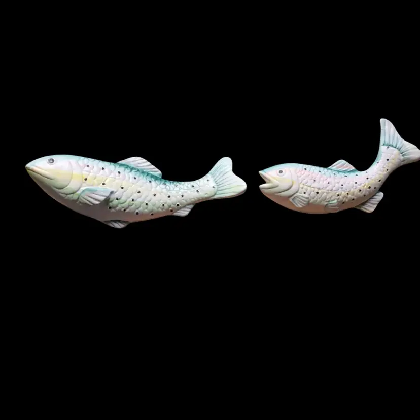 09. Set Of rainbow trout Salt And Pepper Shakers