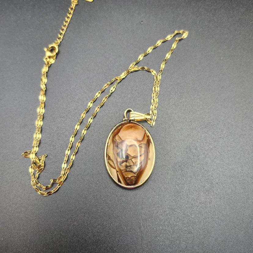 Vintage Tiger Eye Pendant Necklace