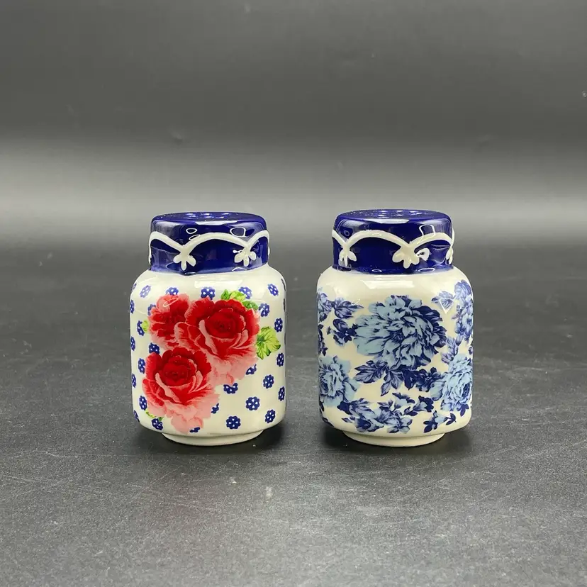 Pioneer Woman Salt & Pepper Shakers Frontier Rose Pattern Kitchen Set of 2