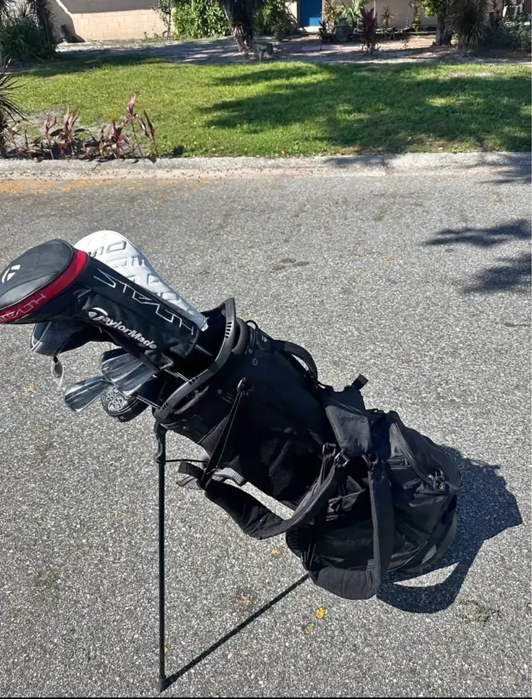 Title : High end golf bag