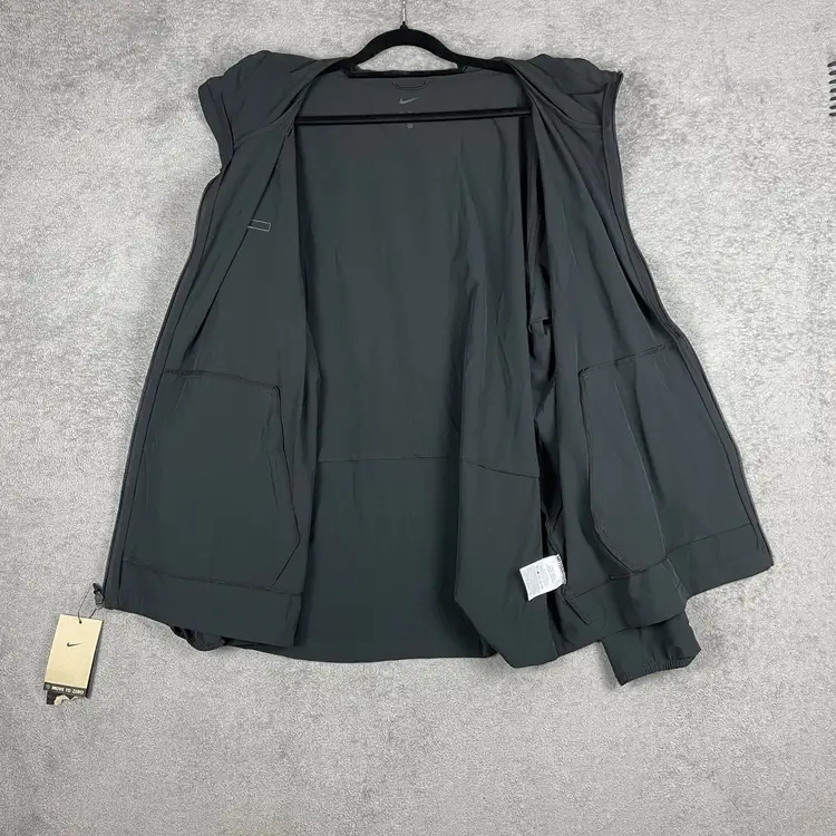 Nike Jacket Mens 2XL Black Running Hooded Full Zip Windbreaker Swoosh 3212