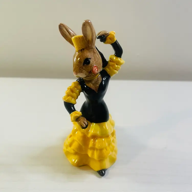 Royal Doulton Flamenco Dancer Bunnykins DB256 2002 Special Events Figure In box 4.25”