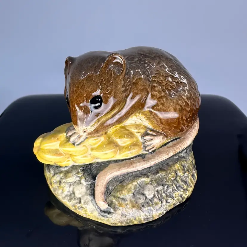 Rare Vintage Beswick Field Mouse Eating Corn Figurine