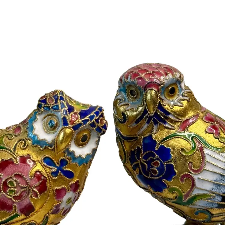 Pair Of Figurines Chinese Cloisonné Enamel Owls Wood Perch Red Blue White Aqua Floral 
LG: 6-3/4” T x 6” L x 2-1/4” W
SM: 6-1/2” T x 5” L x 2-1/4” W