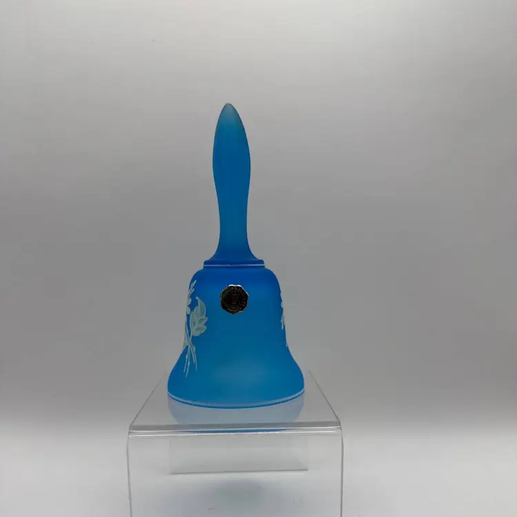 Vtg Westmoreland Glass Blue Satin Bell Hand Painted White Daisies 5 in Tall