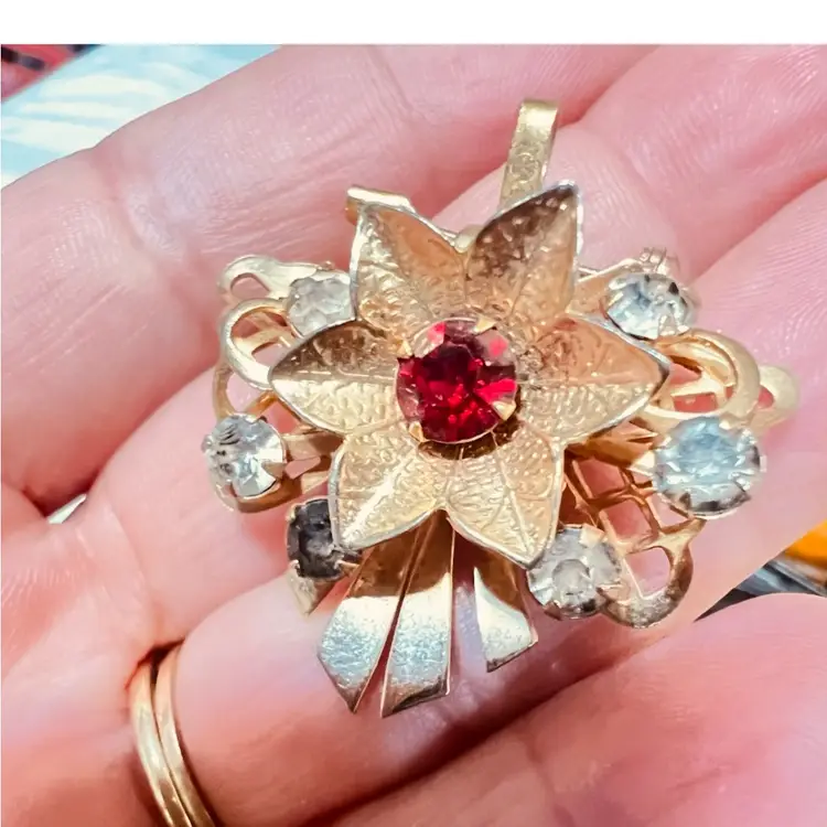 Vintage Gold Tone Brooch