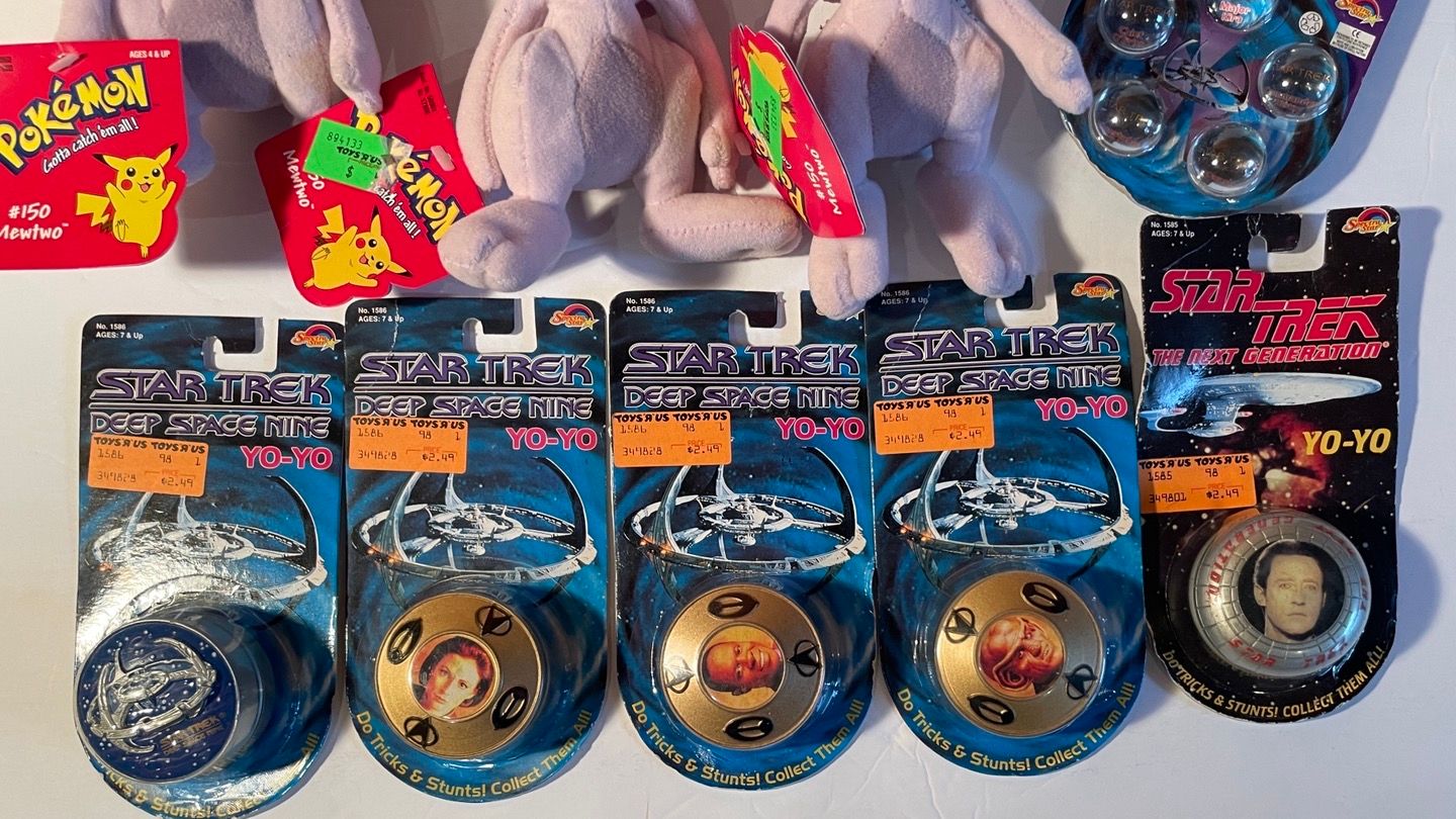 Vintage 1990s Toys r Us Pokemon Mewtwo (6) Plush & Star Trek Yo