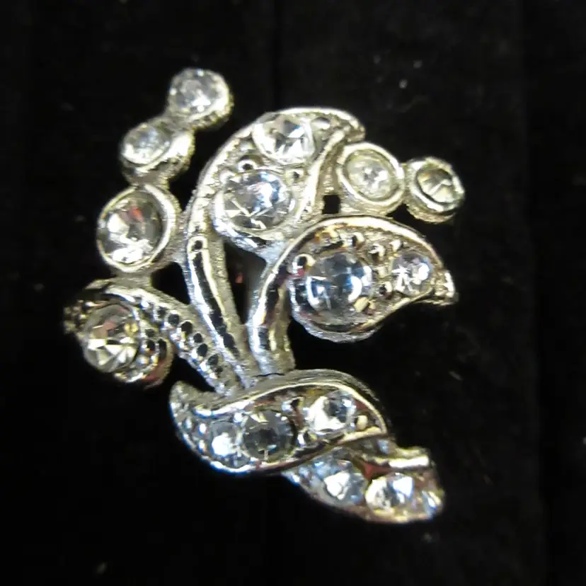 Vintage Silver Tone Metal and Clear Crystal Rhinestone Floral Bouquet Earrings - Screw Back, 3/4 Inch Long