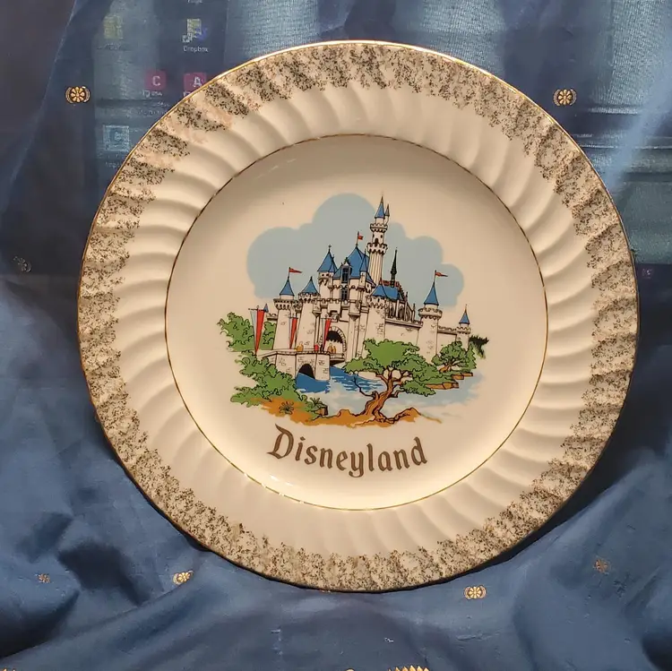 Vintage Disneyland 10inch Souvenir Plate