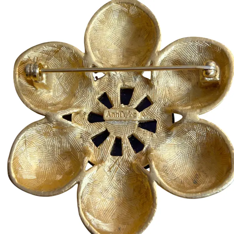 Vtg. Ann Taylor Brooch