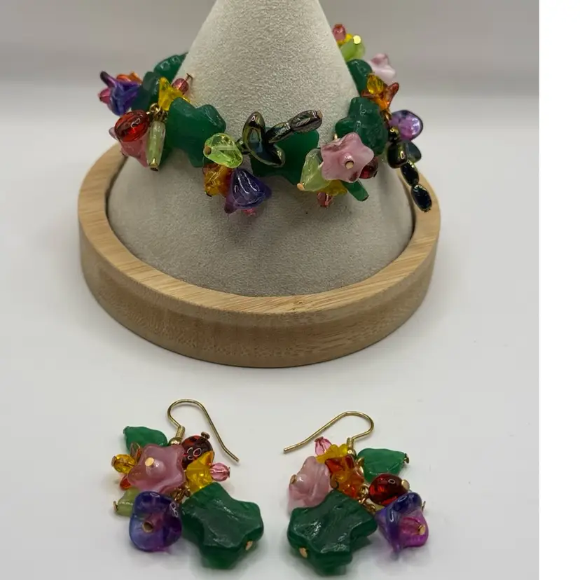Vintage Whimsical Flowers And Frogs Glass Bracelet And Earrings Set Toggle Closure 6”