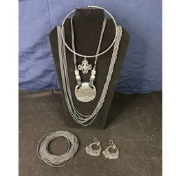 #38 - Jewelry Lot