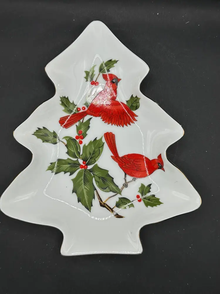 Vintage 1984 Lefton China Holiday Holly Cardinal Candy Dish Tree Shaped 04540