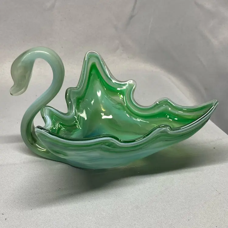 Glass Swan Bowl