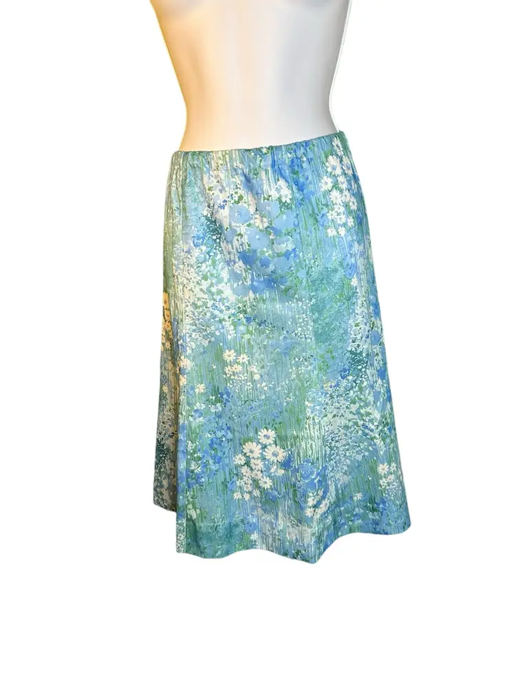 Vintage Lovely Floral Spring Skirt
(Union Tag & Curvy Friendly)