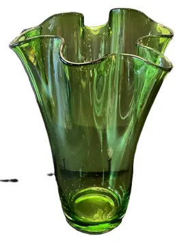 Art Glass Ruffled Large Emerald Green Vase