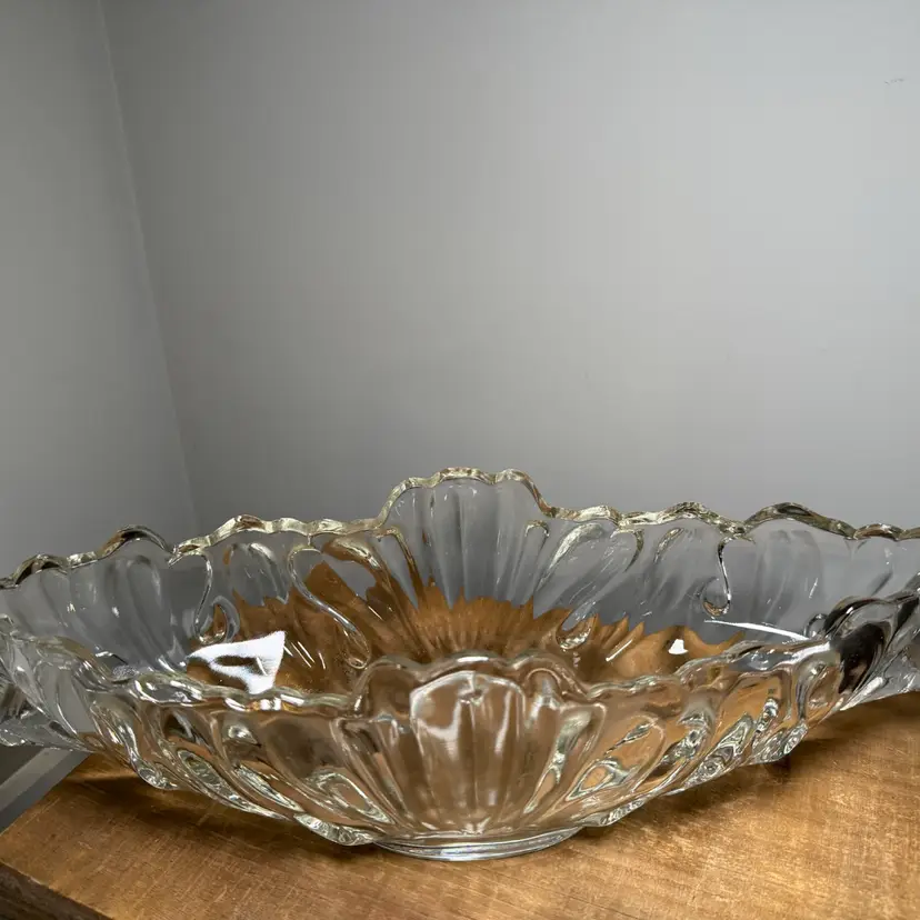 Jeannette Clear Glass Gondola Bow