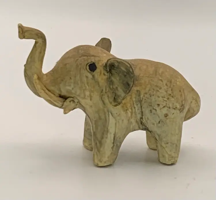 VTG Cute Oyster Shell Elephant. Handmade 2.5” Tall At Trunk