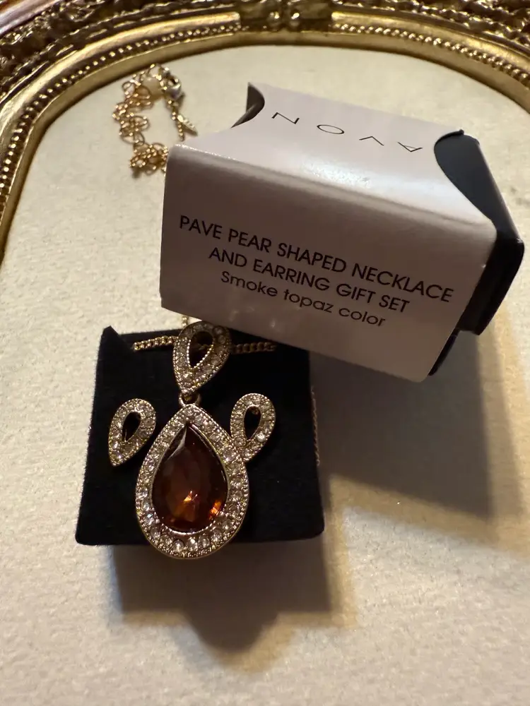 Vintage New Old Stock AVON Necklace & Earring Set