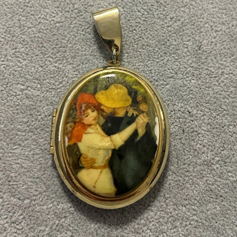 Vintage Gold Tone Locket With Renoir Couple Scene