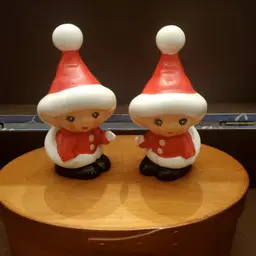 Lefton elf salt and pepper shakers