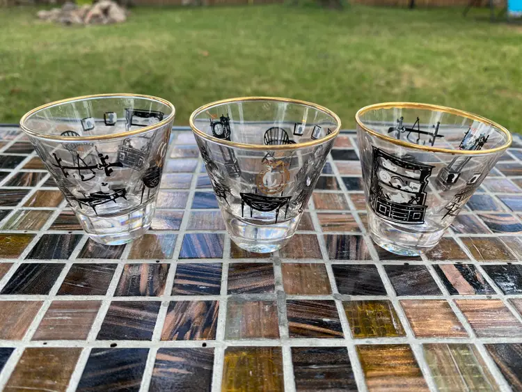 Vintage Libbey Shot Glasses Set of 3 Colonial Home Setting - Black and Gold