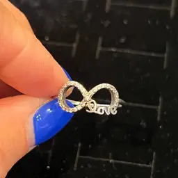 Sz 8 .925 Sterling Silver Ring