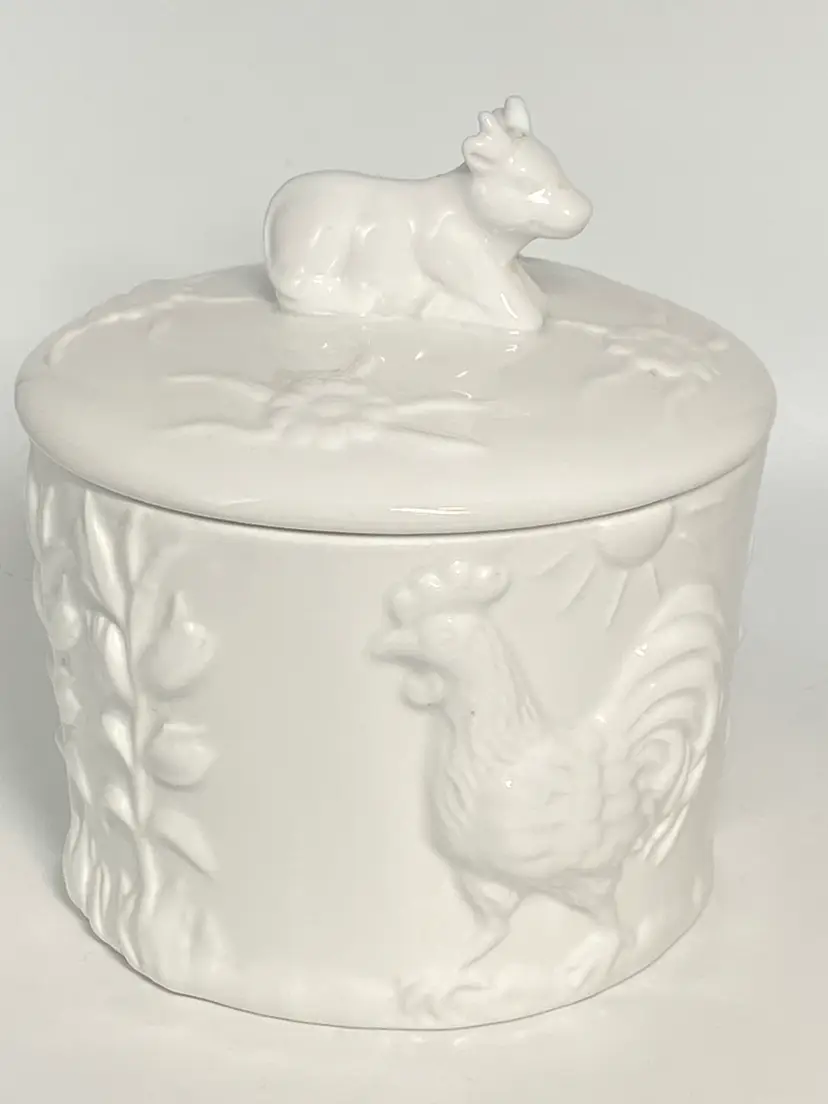 White Ceramic Farm Animal Cannister, 5" Tall, 4.75" Wide