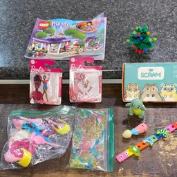 #01 Toy Lot Some Barbie