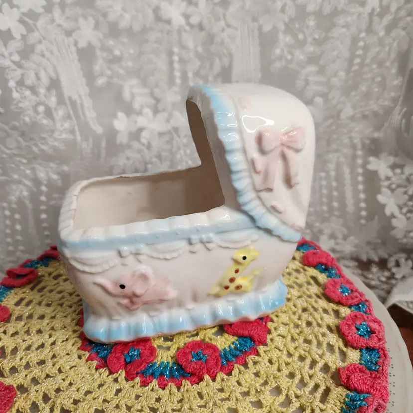 Baby Basinet Planter