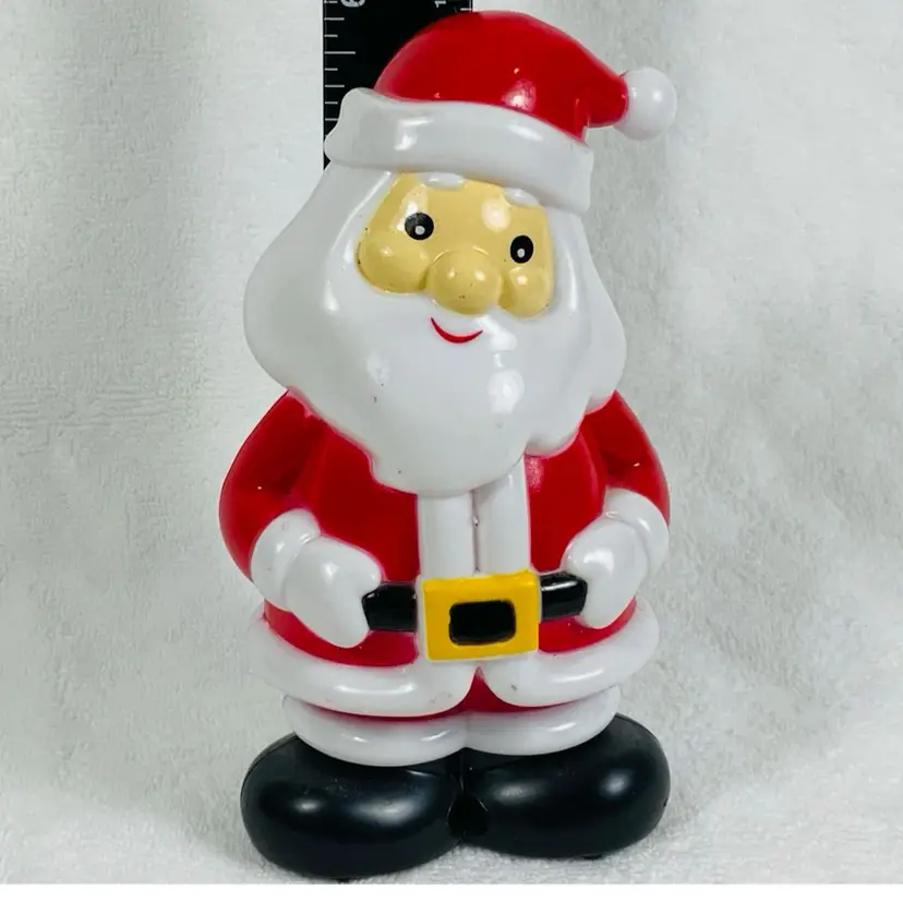 Santa Claus Hard Plastic 5.5” It Is Supposed To Say Ho Ho Ho Merry Christmas & The Light Is Supposed To Change Colors 