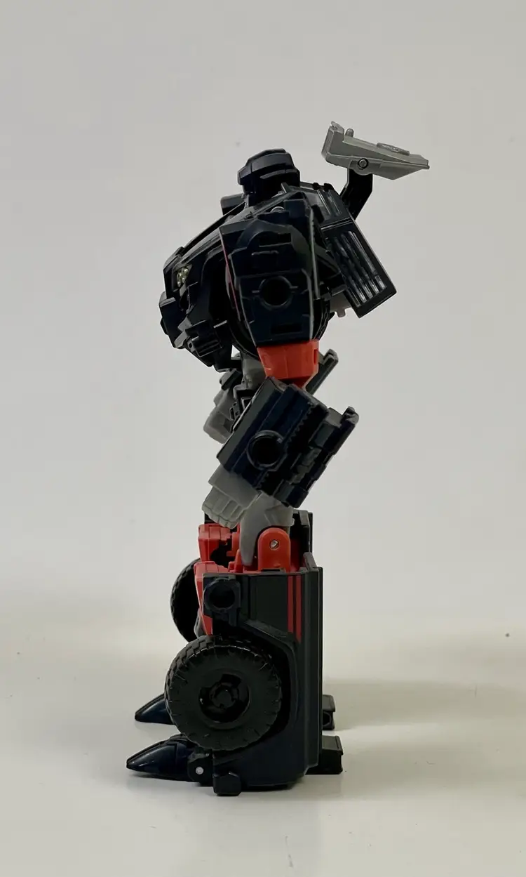 Transformers Thrillimg 30 Trailcutter Deluxe Class IDW