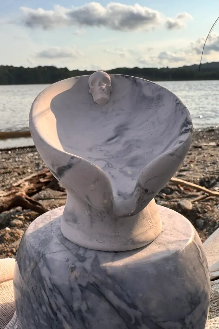 The Siren’s Keep – Limited Edition Skull Soap Dish – Marble Look Holder | Gothic Soap Tray | Handmade Sculptural Bath Decor