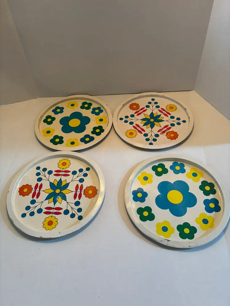 Vintage MCM Nevco Set of 4 Metal Serving Trays Flower Pattern British Hong Kong