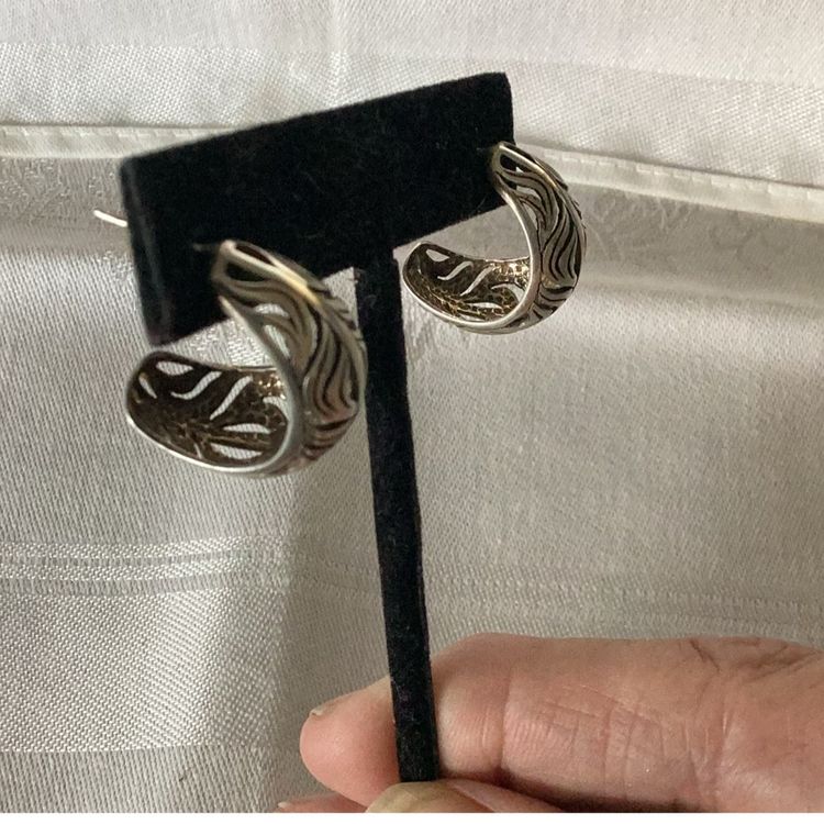 Vintage Sterling Silver Half Moon Filigree Post Earrings 1”