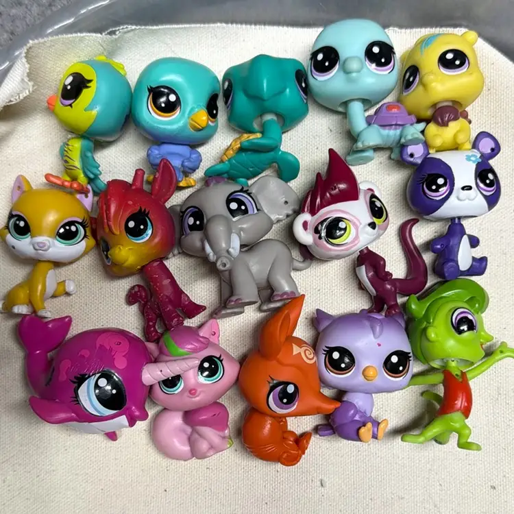 15 littlest Pet Shop Lot