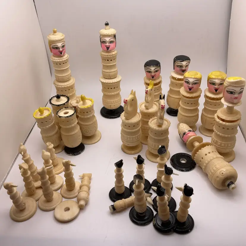 VTG Carved Bone Chess Pieces READ
