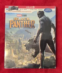 Marvel Black Panther (Blu-ray + Digital Code) + Exclusive Filmmaker Book 2018