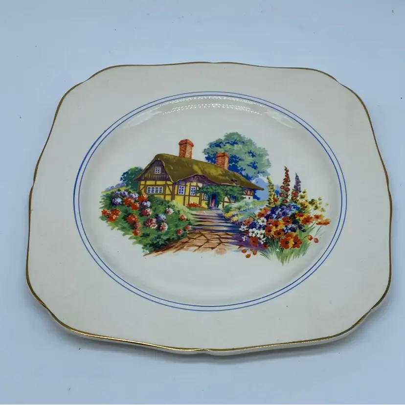 #1523 H.K. Tunstall 'A Bit of Old England' decorative ceramic cake plate.