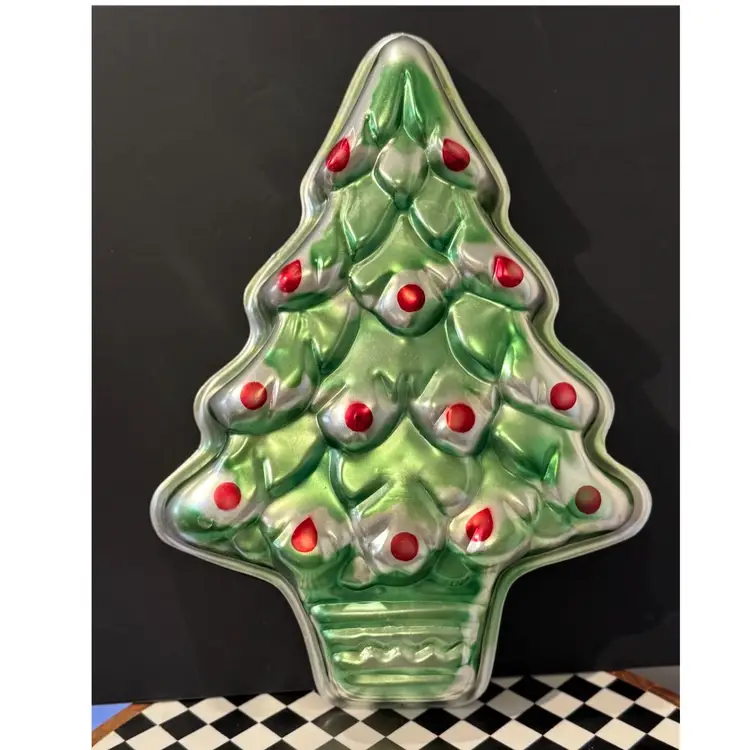 Wilton 1972 Christmas Tree Cake Pan