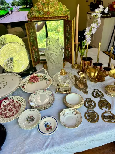 I Heard You - Risers, Limoges, Mirrors, Footstools
