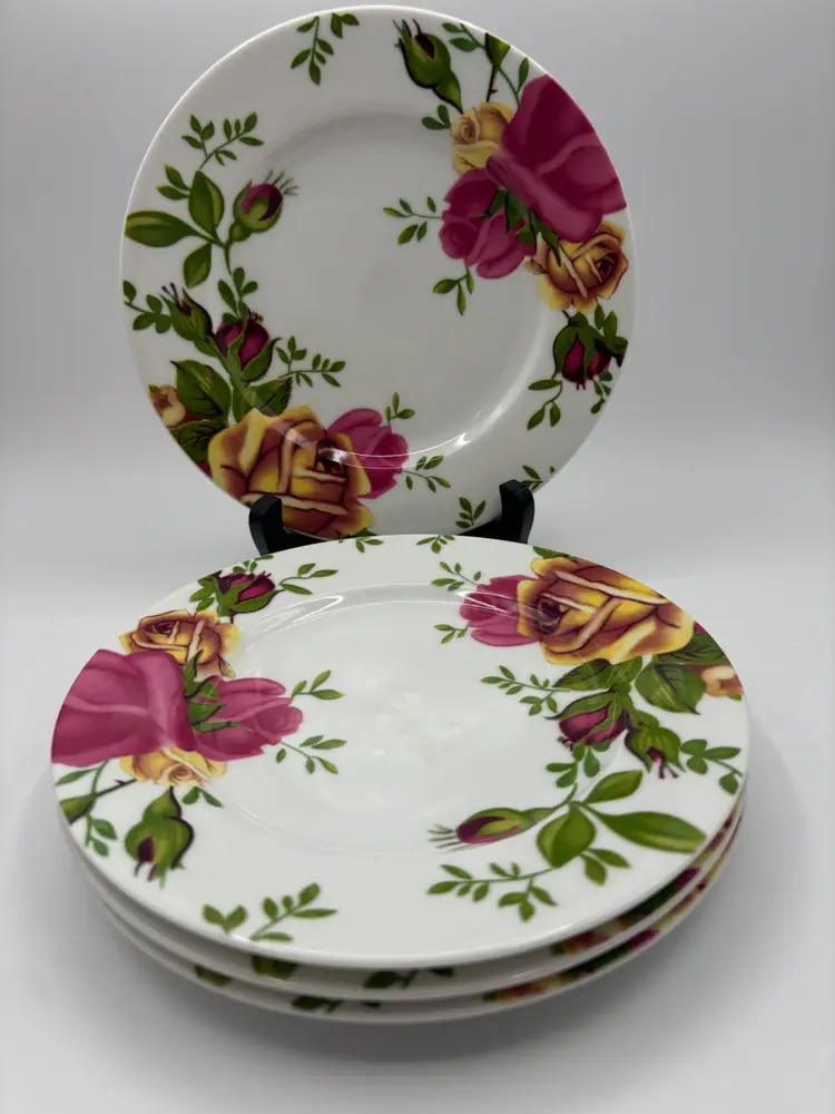 Royal Albert England Country Rose Floral 7.75 in DIA Plate Set of 4