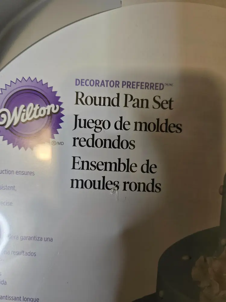 Wilton Round Pan Set- 3 Pieces.