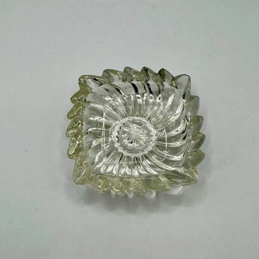 Vintage 1950’s Ashtray Candle Holder Trinket Dish Coaster, Pinwheel Swirl Square Jagged Edge, Pressed Clear Glass Art Deco Flower-Shaped, Delicate Petal Design, Perfect for Votive Candles, Unbranded