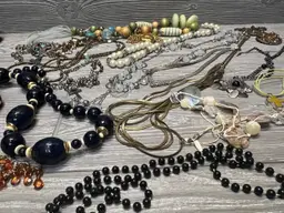 Necklaces Lot of 18 Assorted Fashion Costume Jewelry